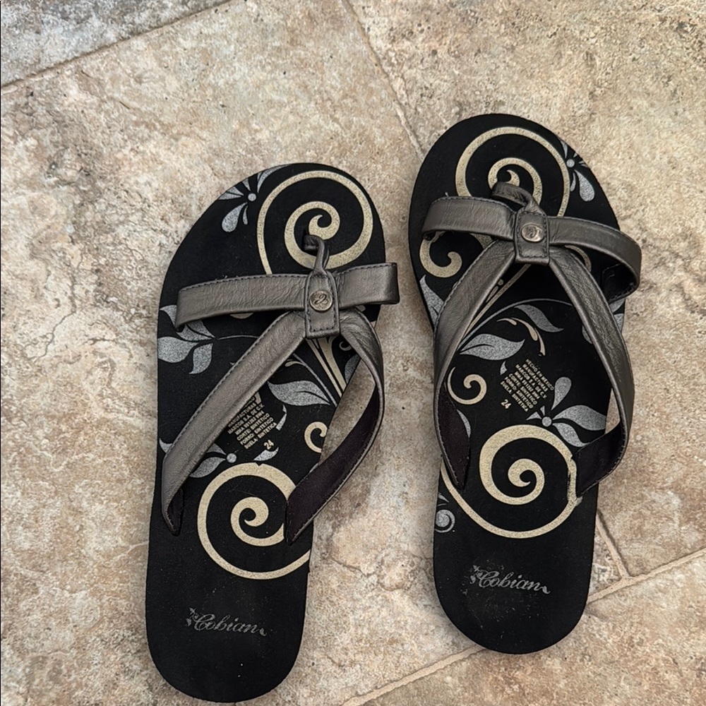 Women's Cobian strap flip flops- vintage pewter size 6